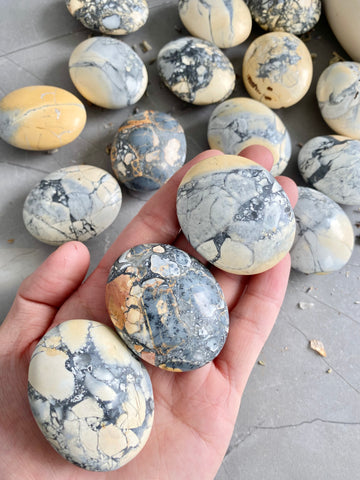 Maligano Jasper Palm Stone